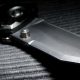Hemmschwelle-bei-Toetungsdelikten: Messer liegt auf Stoff