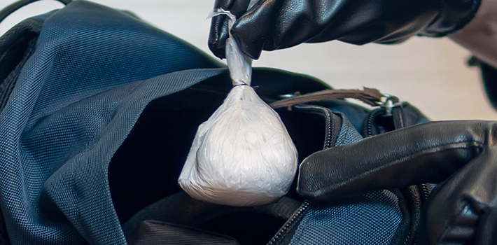 Ein Rucksack, in dem Drogen gefunden werden.
